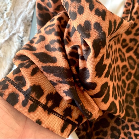 Cheetah print Yogalicious cropped workout tank top - Picture 9 of 10